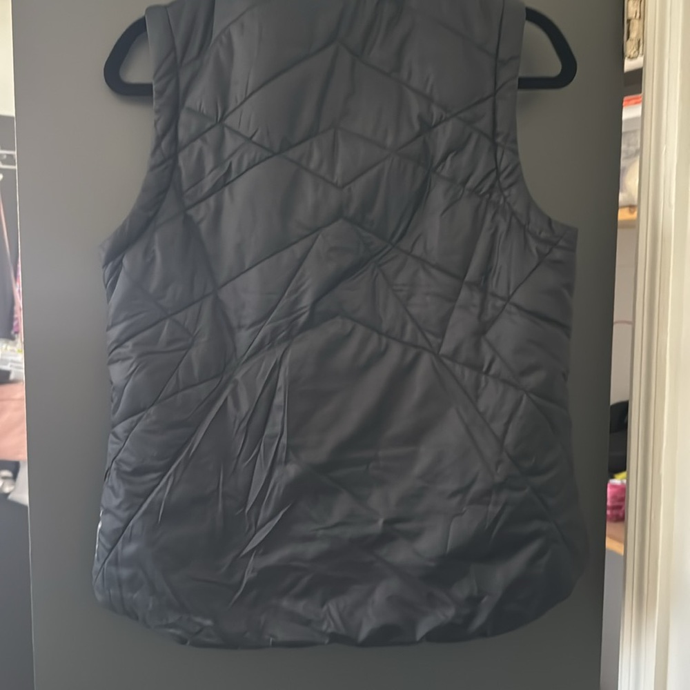 Merrell Vest - Picture 3 of 4